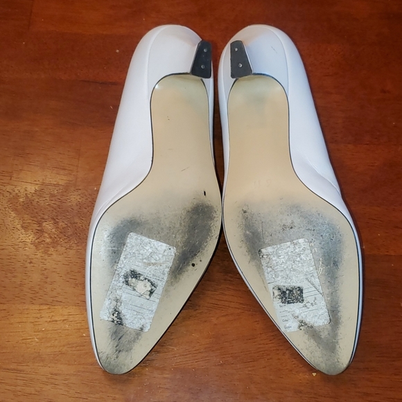 Jacqueline Ferrar Vintage White Leather Heels - Picture 8 of 10